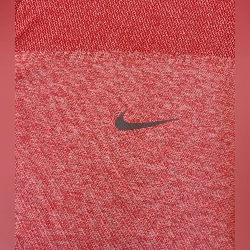 🔥❤️NIKE Running zip up top size Small in beautiful shade coral/red. NICE!